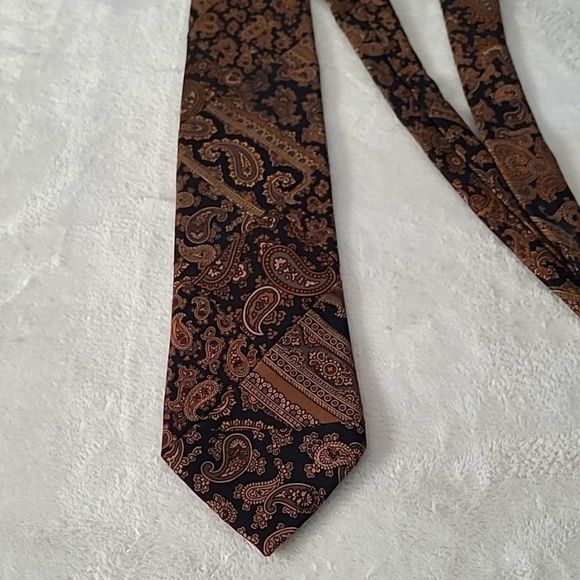 Vintage Robert Talbott Hand Sewen 100% Silk Neck Tie Paisley Brown Black Italian - Picture 10 of 13